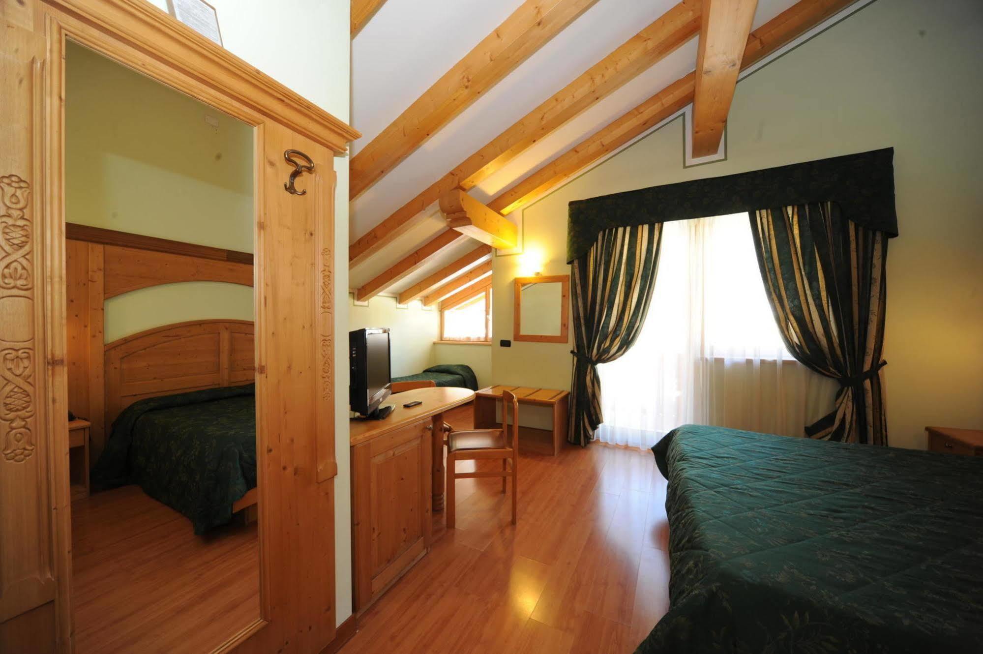 Residence Canada Пинцоло Экстерьер фото